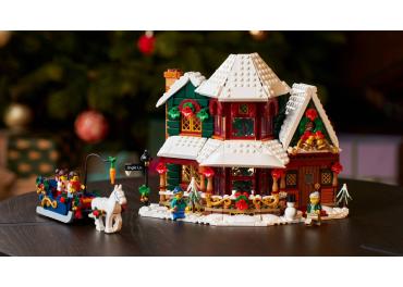 Новинка LEGO Icons 11387: Holiday House